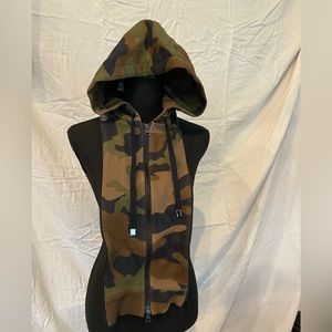 Veronica Beard Camo Dickey NWT